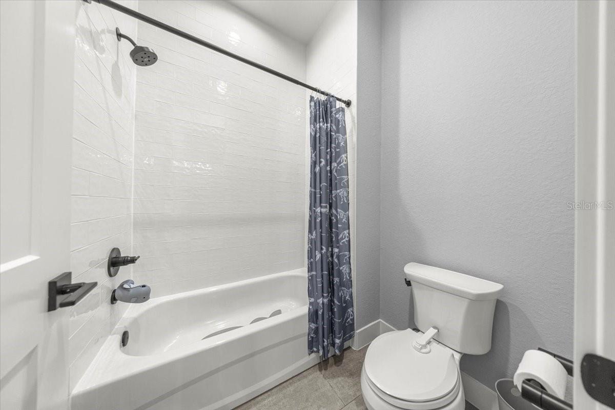 10561 NE 104TH CIR, OXFORD, FL — photo 32