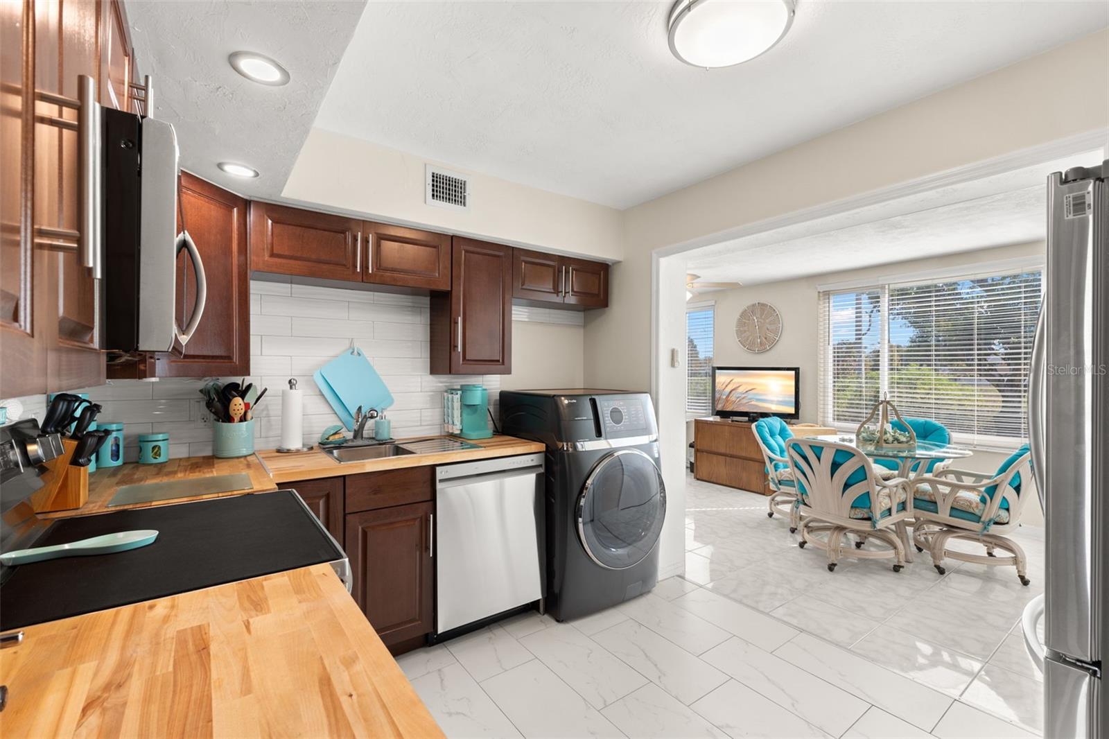 2461 CANADIAN WAY #27, CLEARWATER, FL — photo 2
