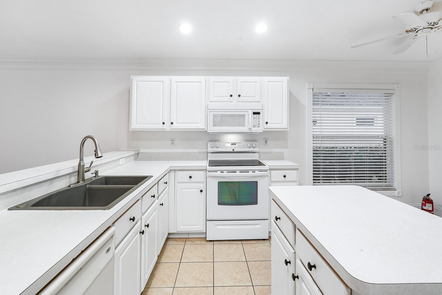 295 FAREHAM DR, VENICE, FL — photo 12
