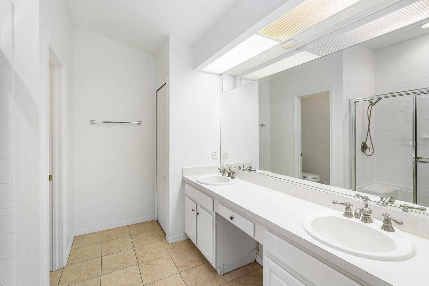 295 FAREHAM DR, VENICE, FL — photo 22