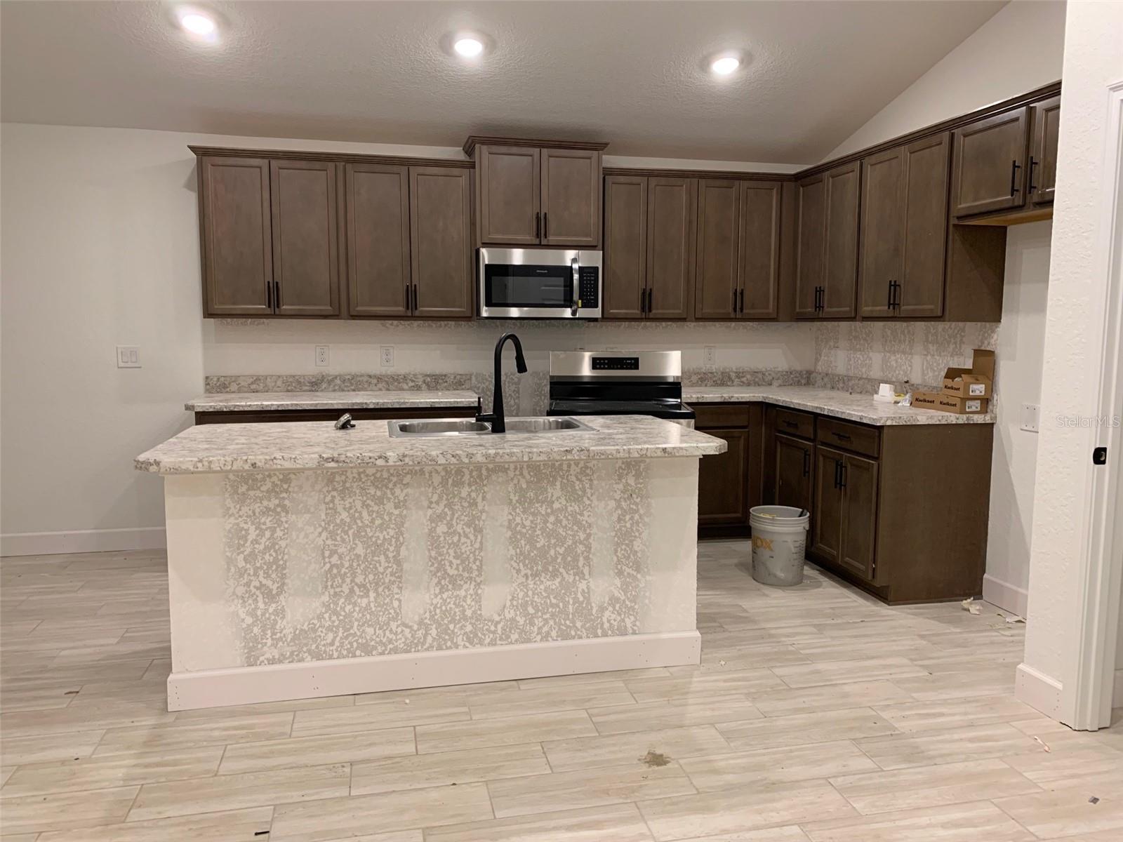 2137 W SAY DR, DUNNELLON, FL — photo 2