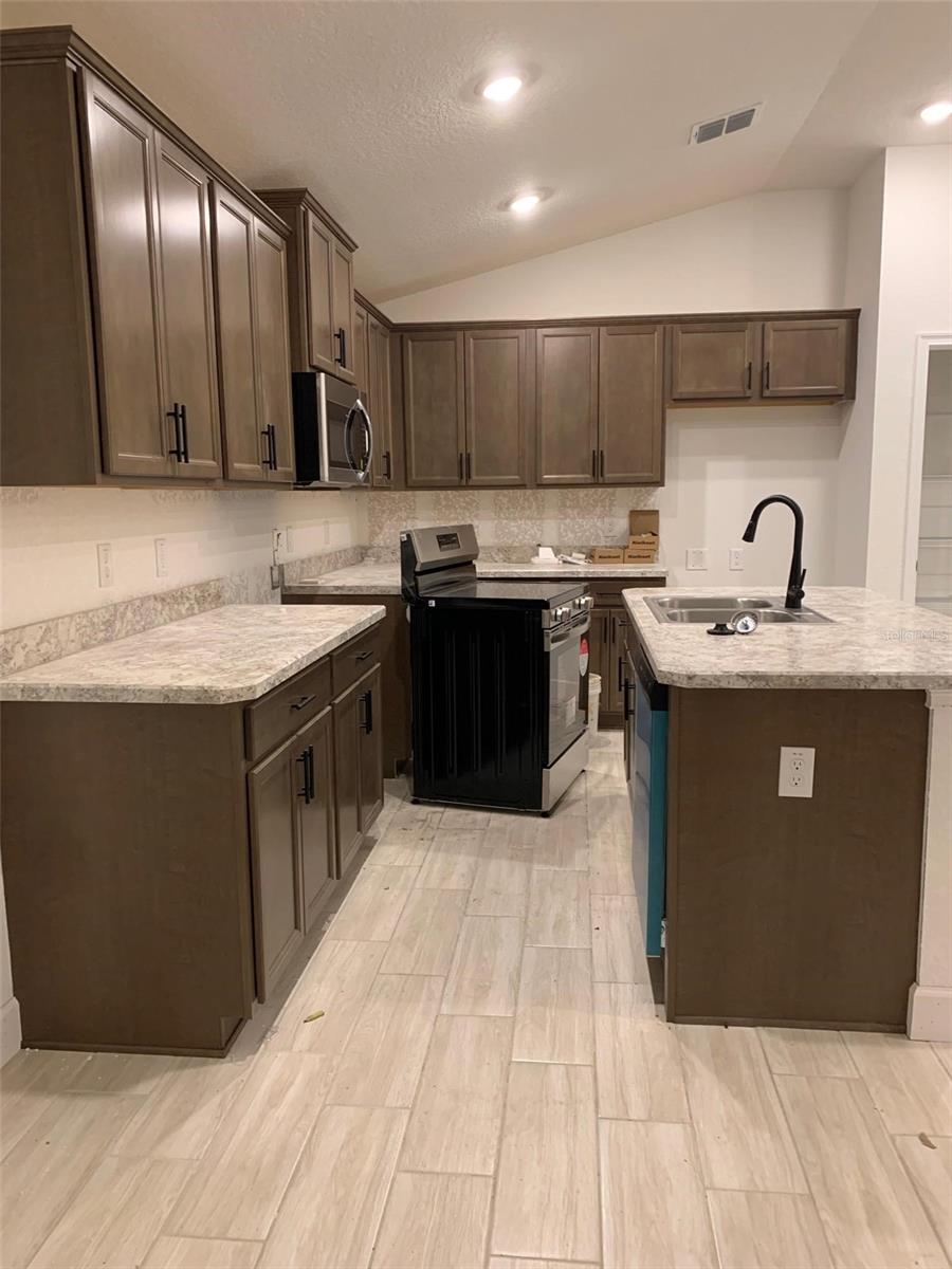 2137 W SAY DR, DUNNELLON, FL — photo 3