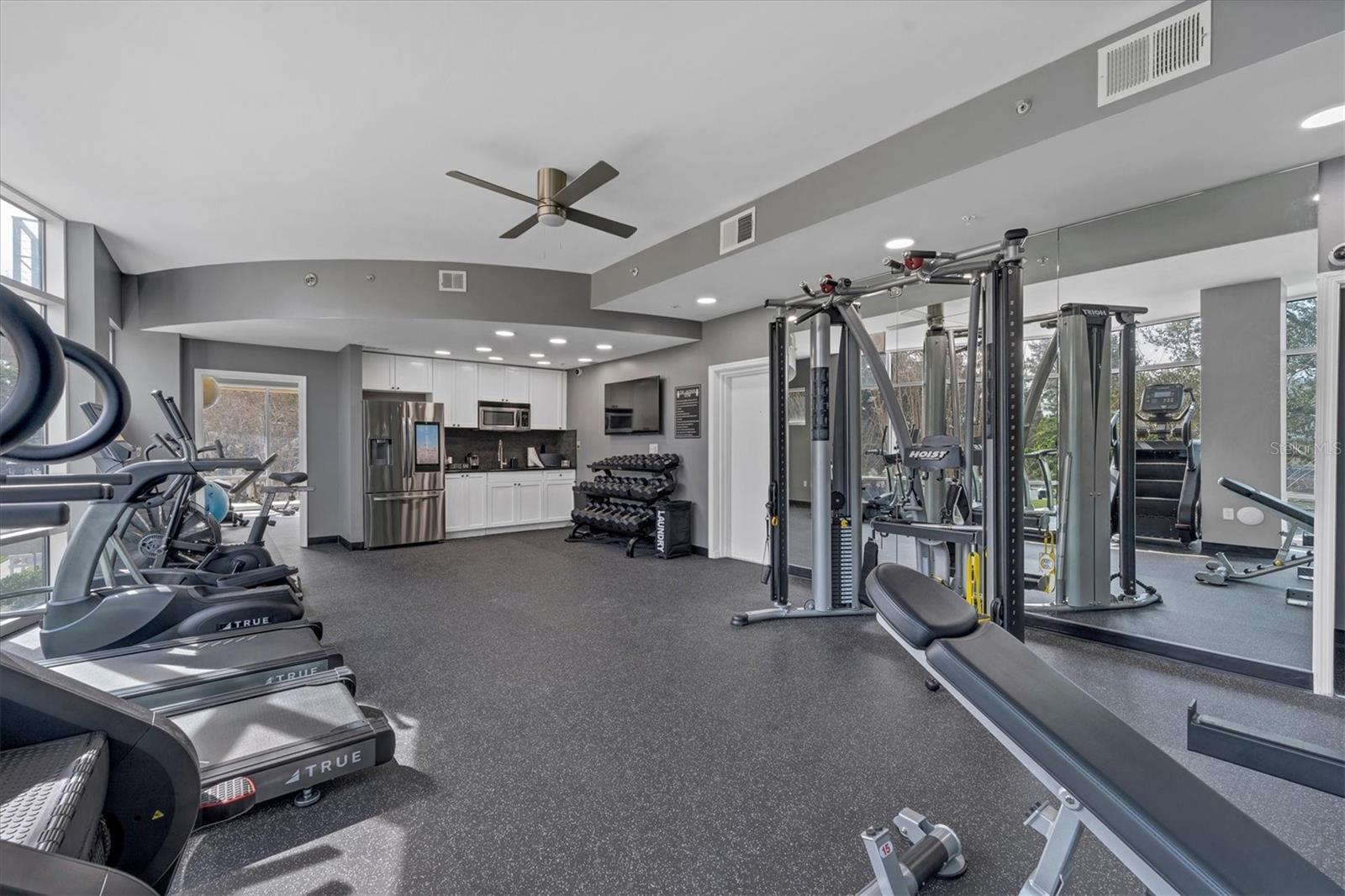 525 E JACKSON ST #P3, ORLANDO, FL — photo 37