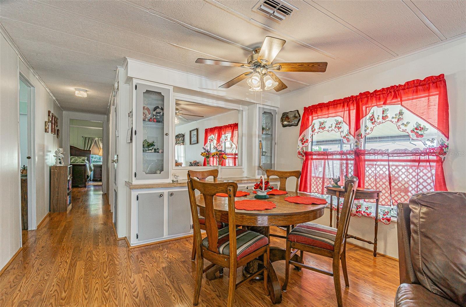 39353 SYCAMORE LN, ZEPHYRHILLS, FL — photo 3