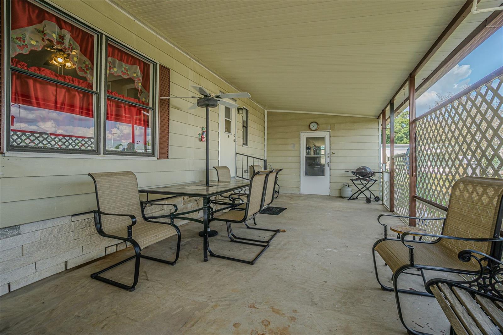 39353 SYCAMORE LN, ZEPHYRHILLS, FL — photo 9