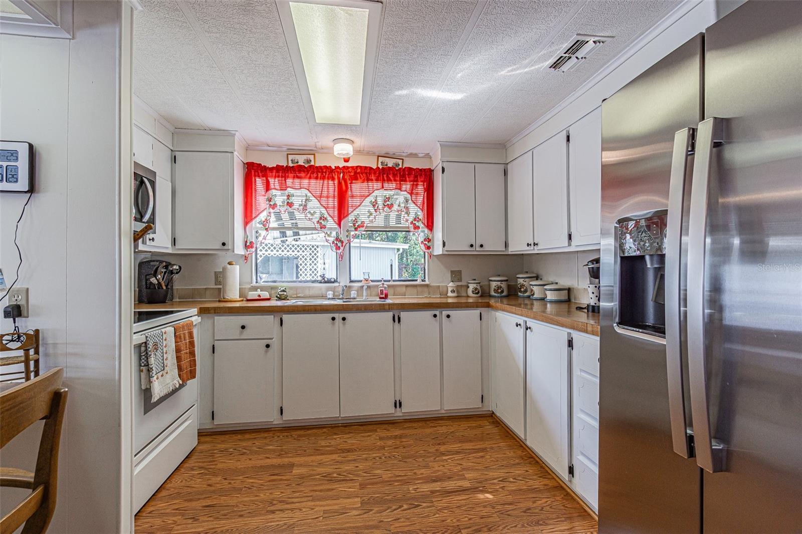 39353 SYCAMORE LN, ZEPHYRHILLS, FL — photo 13