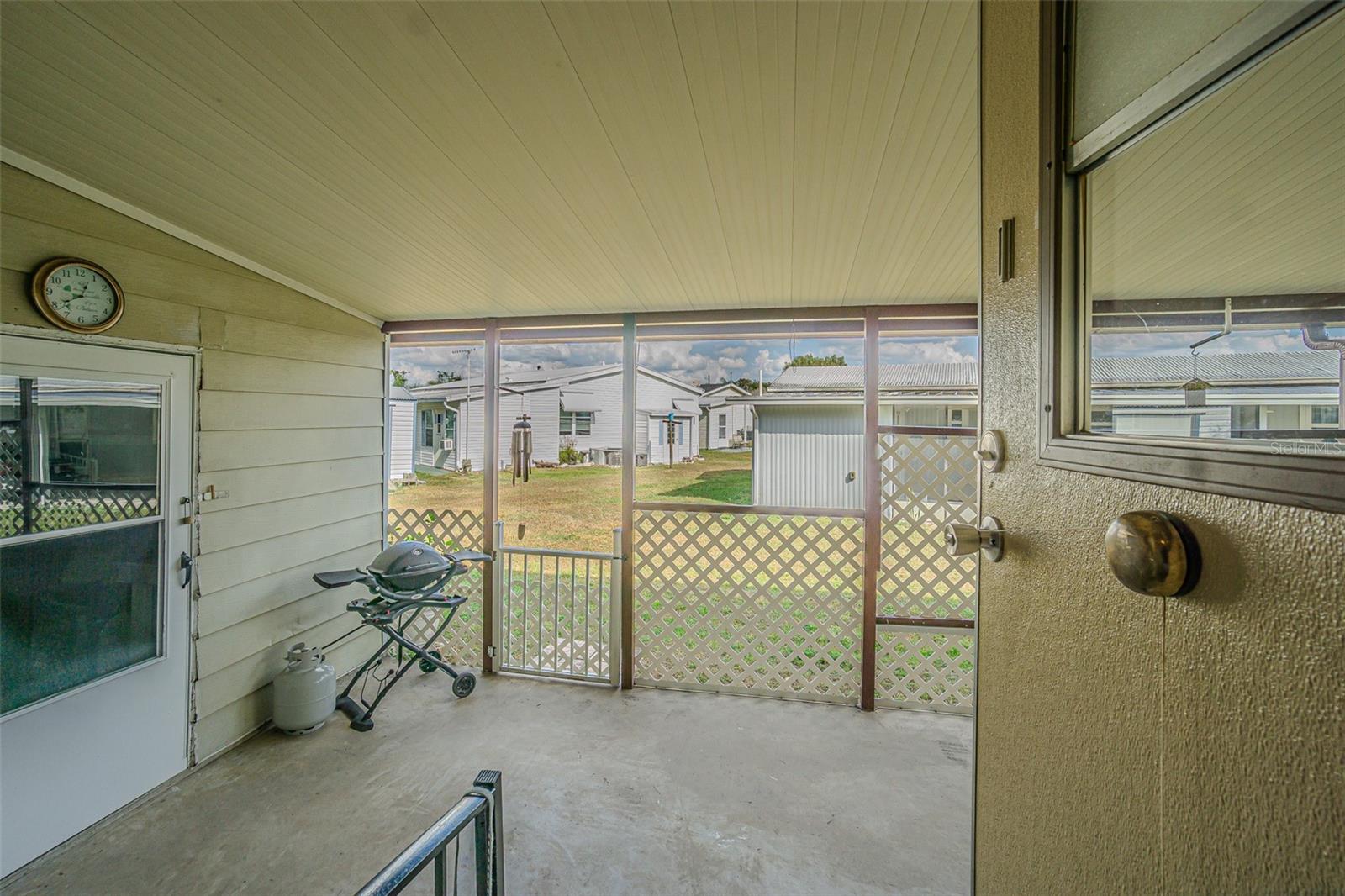 39353 SYCAMORE LN, ZEPHYRHILLS, FL — photo 27