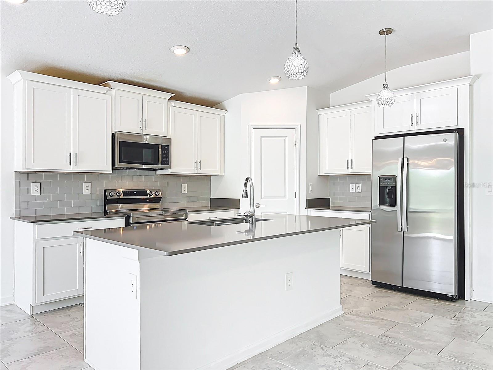 6946 PERCH HAMMOCK LOOP, GROVELAND, FL — photo 12