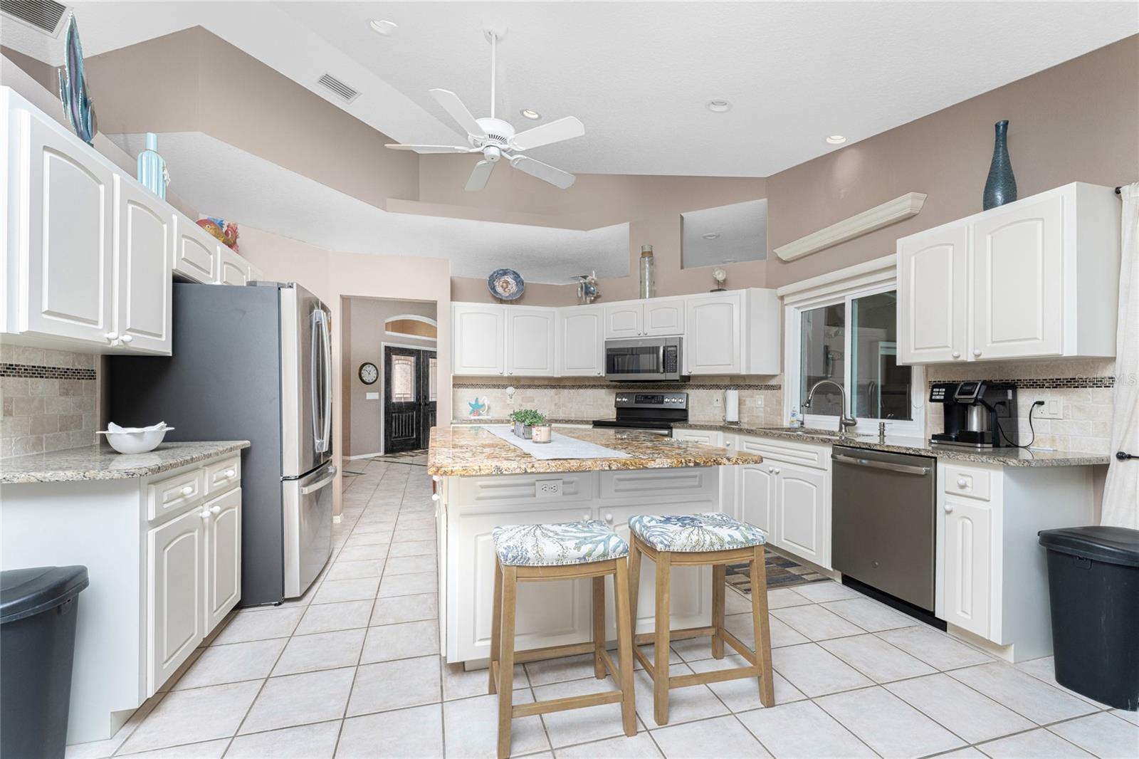 310 CORAL CREEK DR, PLACIDA, FL — photo 10