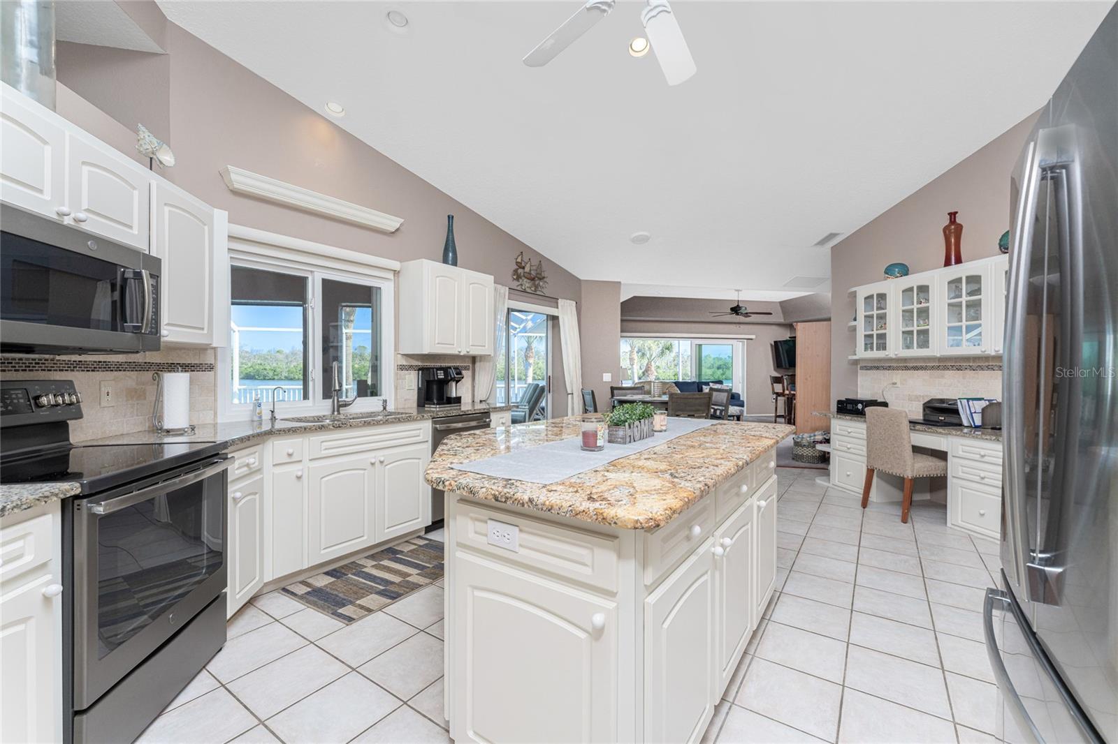 310 CORAL CREEK DR, PLACIDA, FL — photo 12