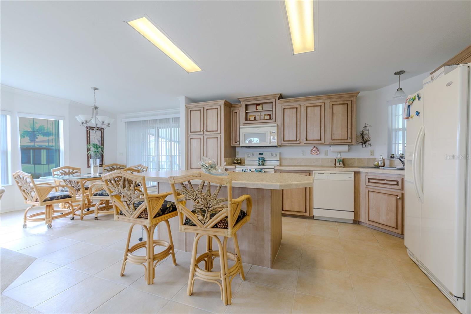 2100 KINGS HWY #200, PORT CHARLOTTE, FL — photo 31