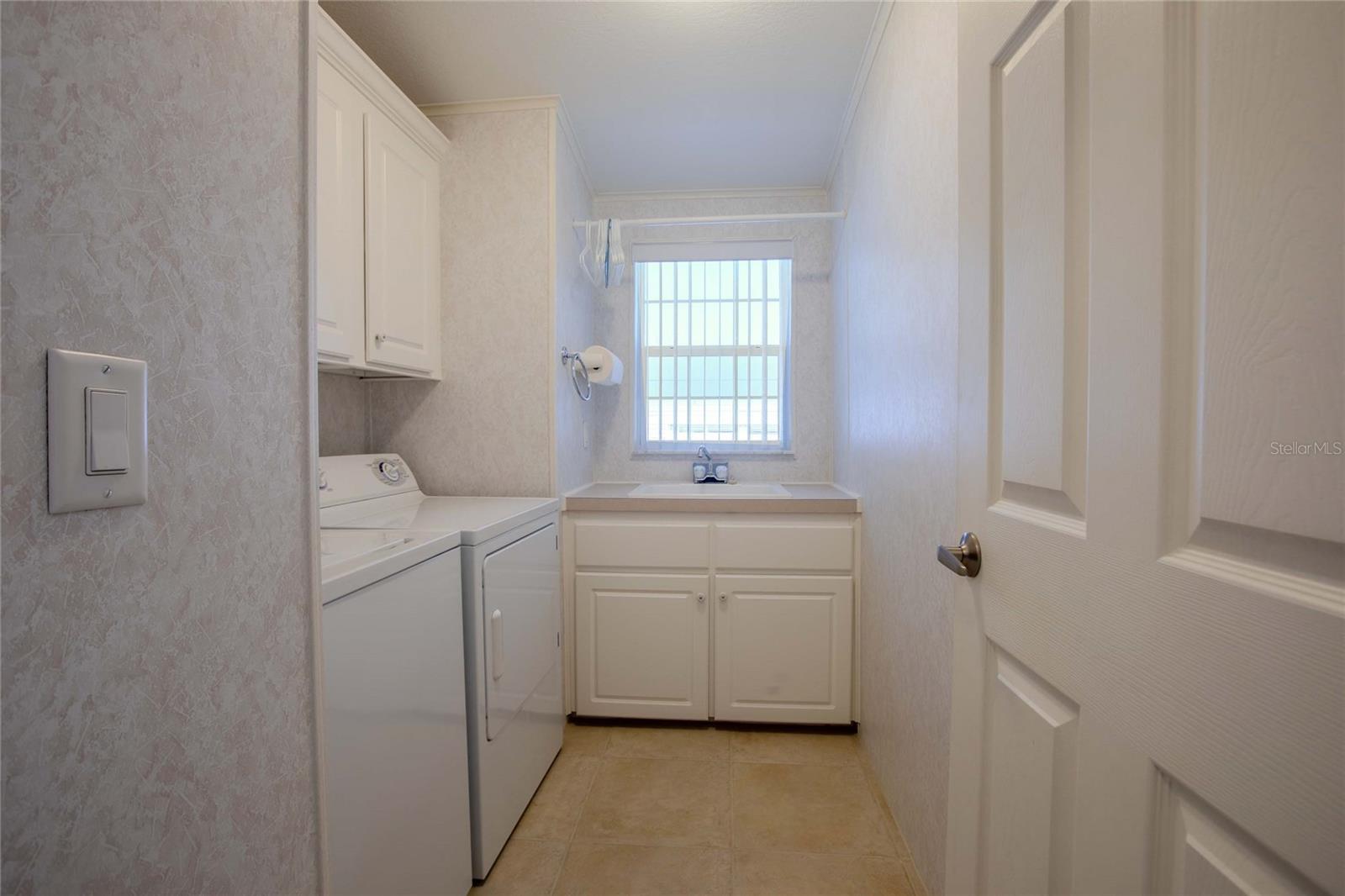 2100 KINGS HWY #200, PORT CHARLOTTE, FL — photo 38