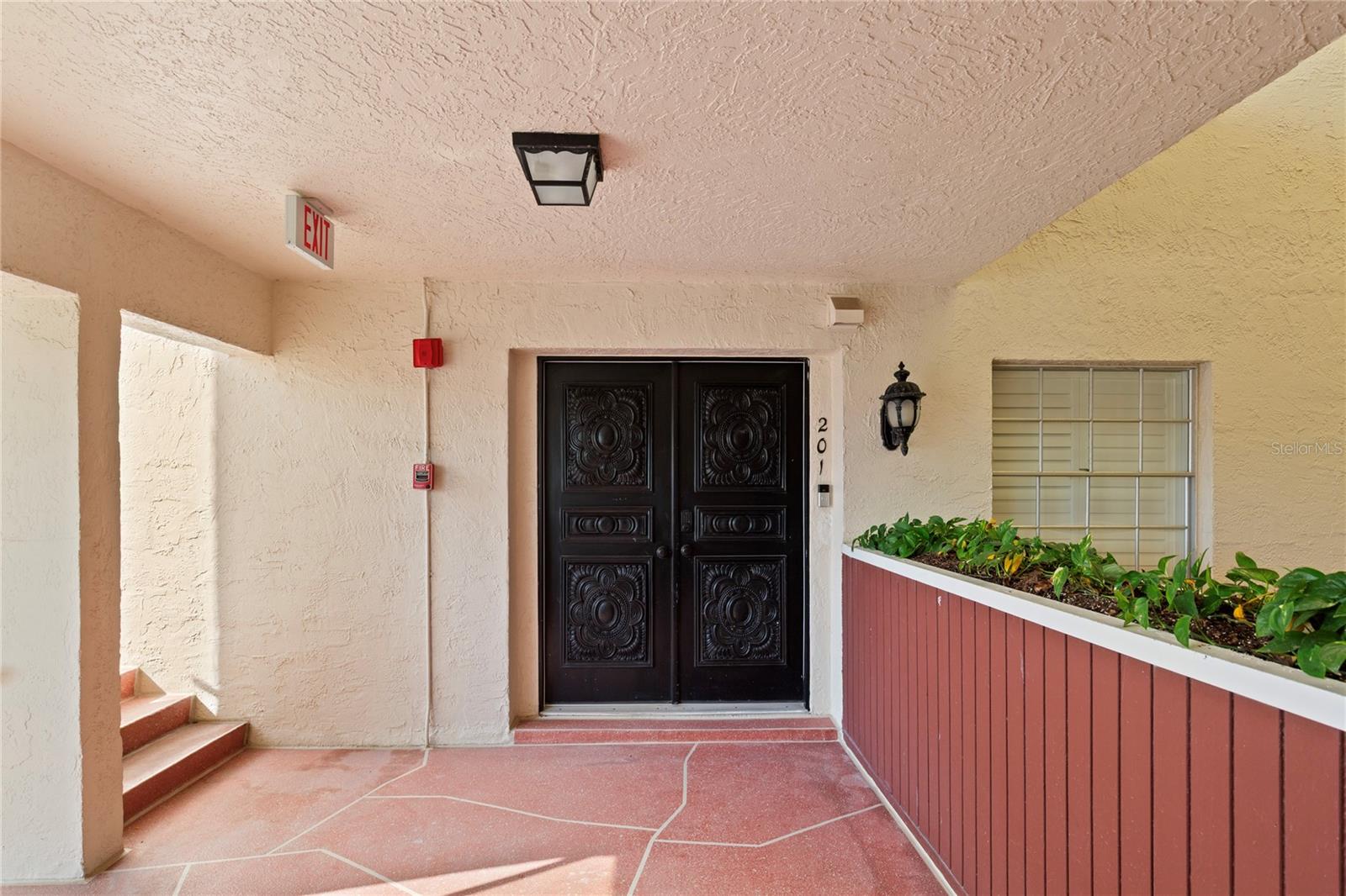 2900 GULF BLVD #201, BELLEAIR BEACH, FL — photo 2