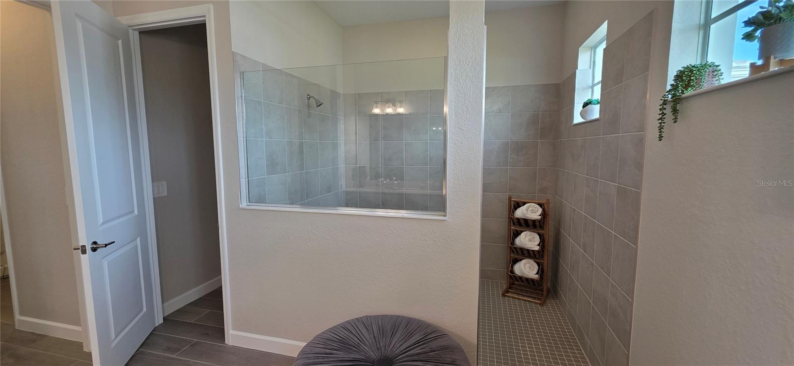 8140 SHORE LAKE DR, ENGLEWOOD, FL — photo 13