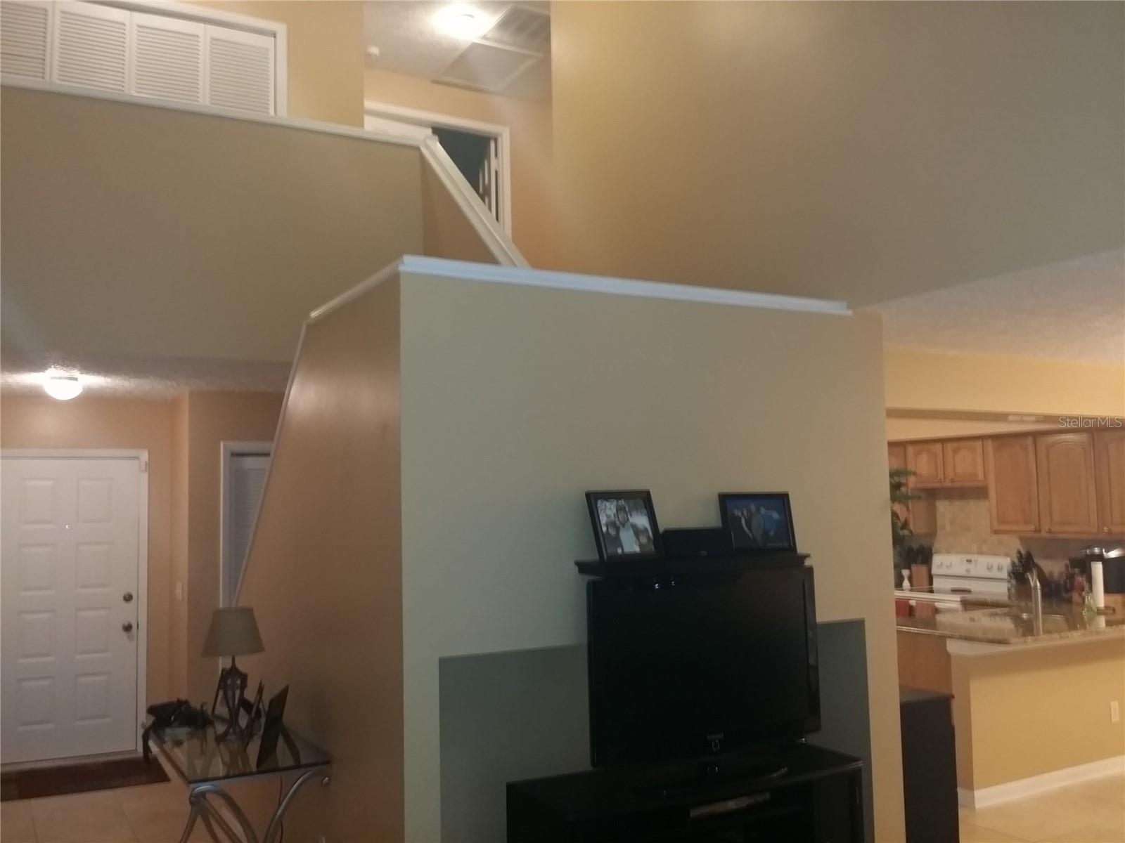 4012 CIRCLEWOOD CT, TAMPA, FL — photo 2