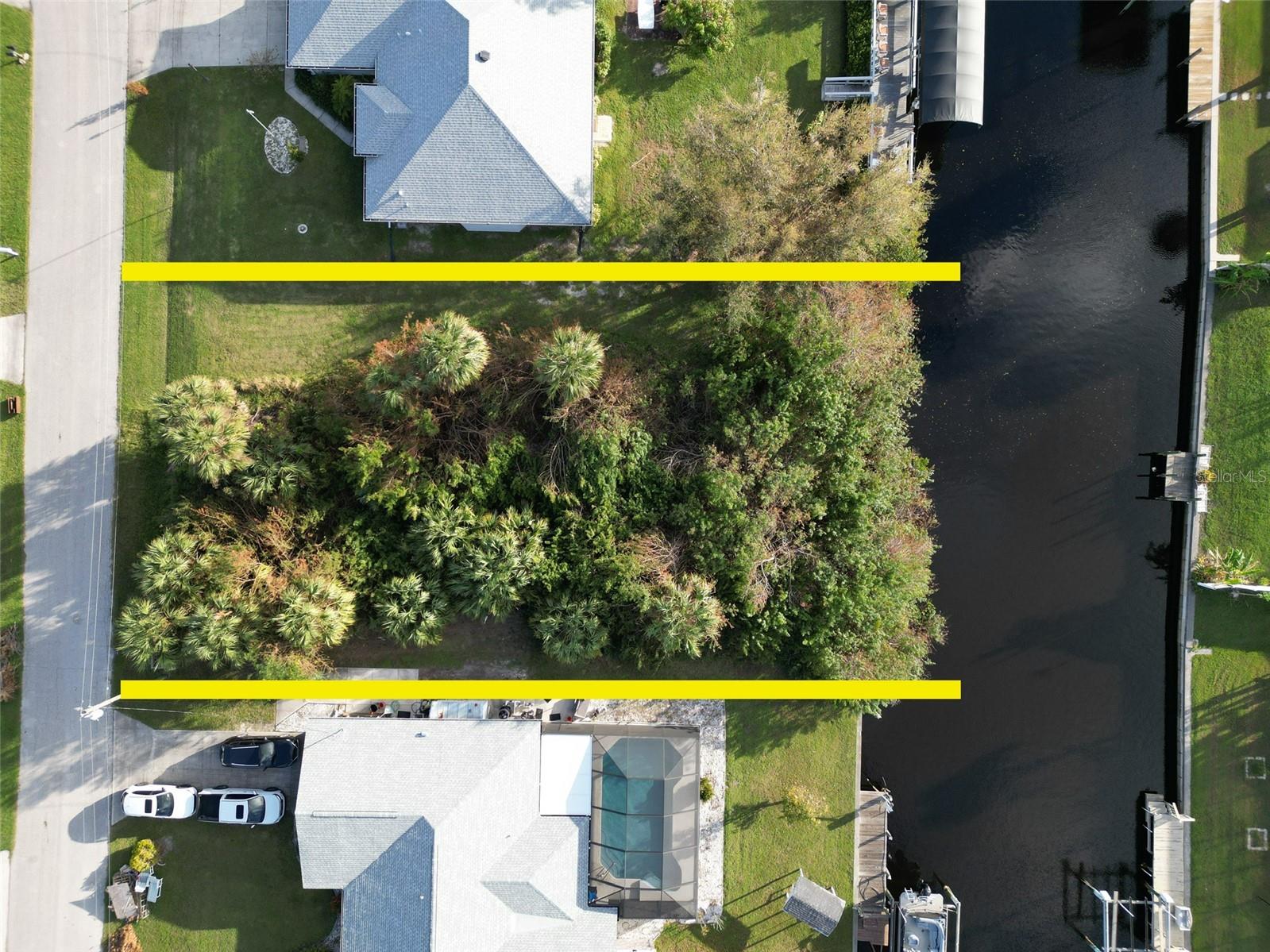 4194 YUCATAN CIR, PORT CHARLOTTE, FL