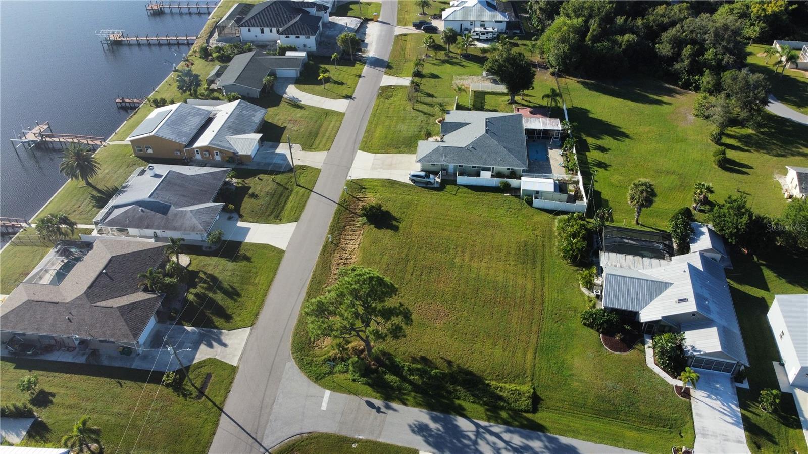 2297 HARBOUR DR, PUNTA GORDA, FL — photo 4