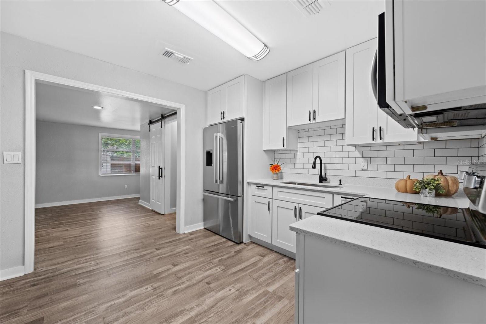 305 E BOUGAINVILLEA AVE, TAMPA, FL — photo 7