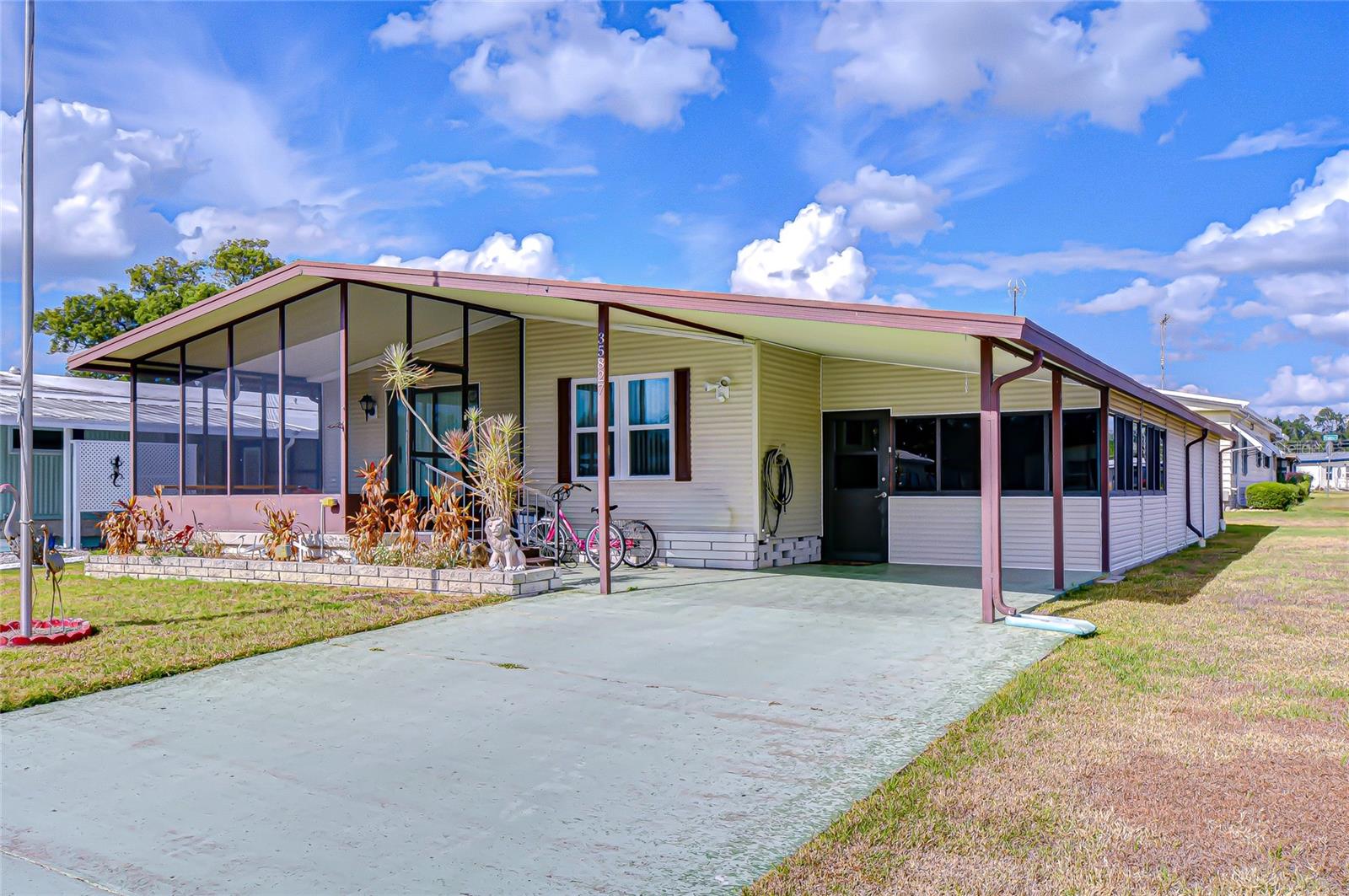 35827 BRISA DR, ZEPHYRHILLS, FL — photo 2