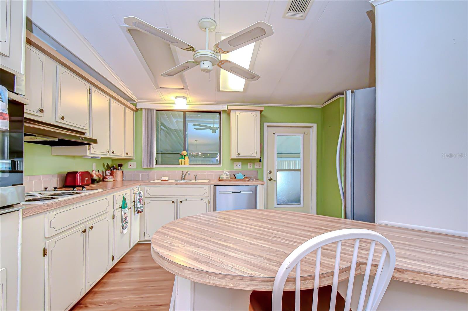 35827 BRISA DR, ZEPHYRHILLS, FL — photo 11
