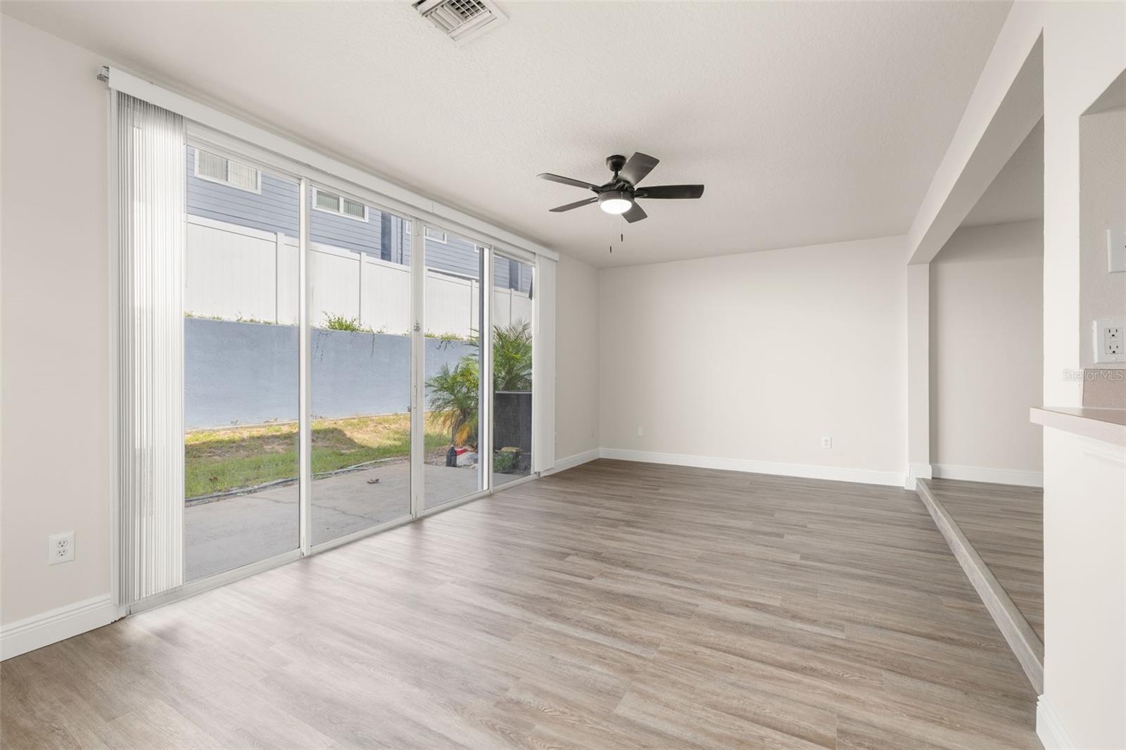 142 MANGO DR, DAVENPORT, FL — photo 29