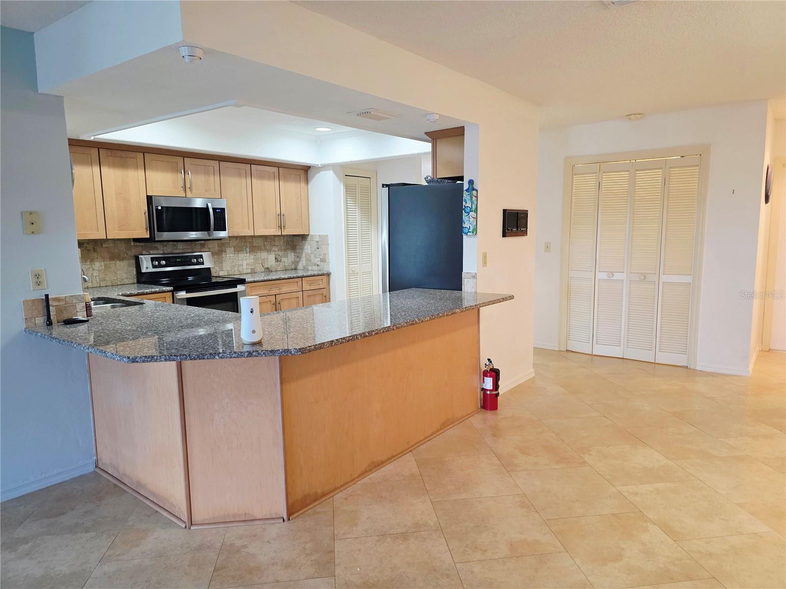 1924 NEW BEDFORD DR, SUN CITY CENTER, FL — photo 5