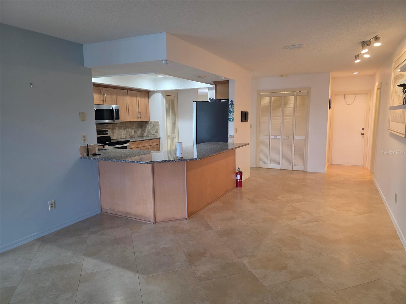 1924 NEW BEDFORD DR, SUN CITY CENTER, FL — photo 6