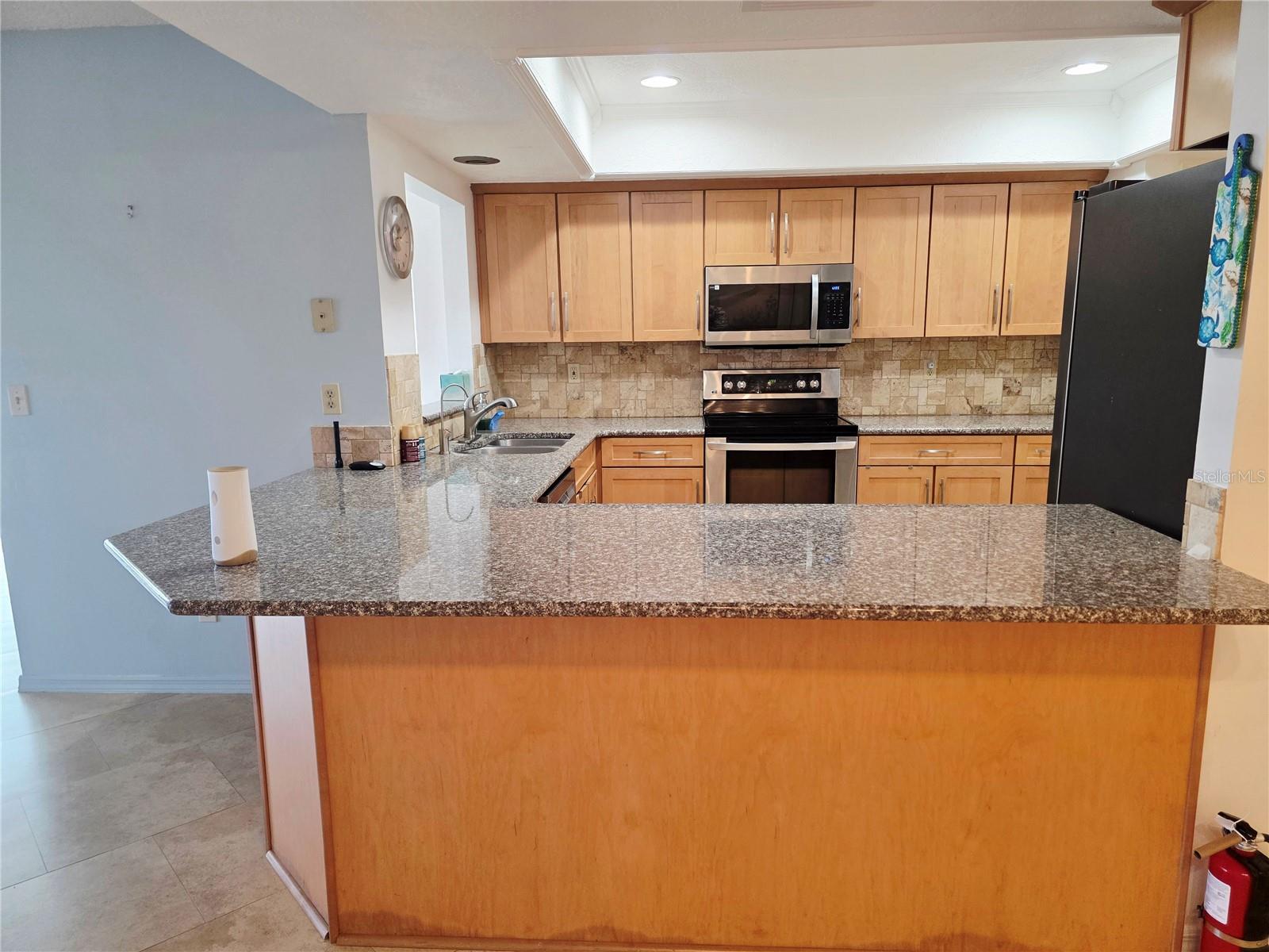 1924 NEW BEDFORD DR, SUN CITY CENTER, FL — photo 8