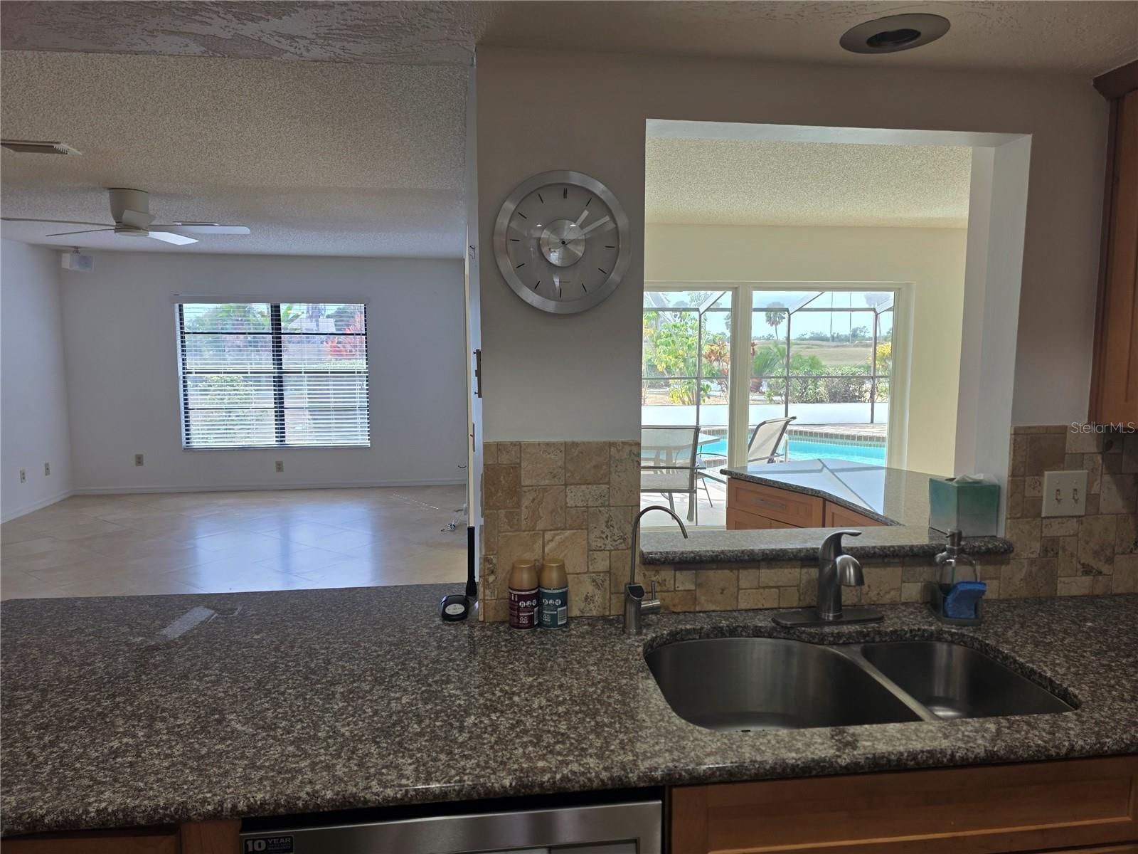 1924 NEW BEDFORD DR, SUN CITY CENTER, FL — photo 22
