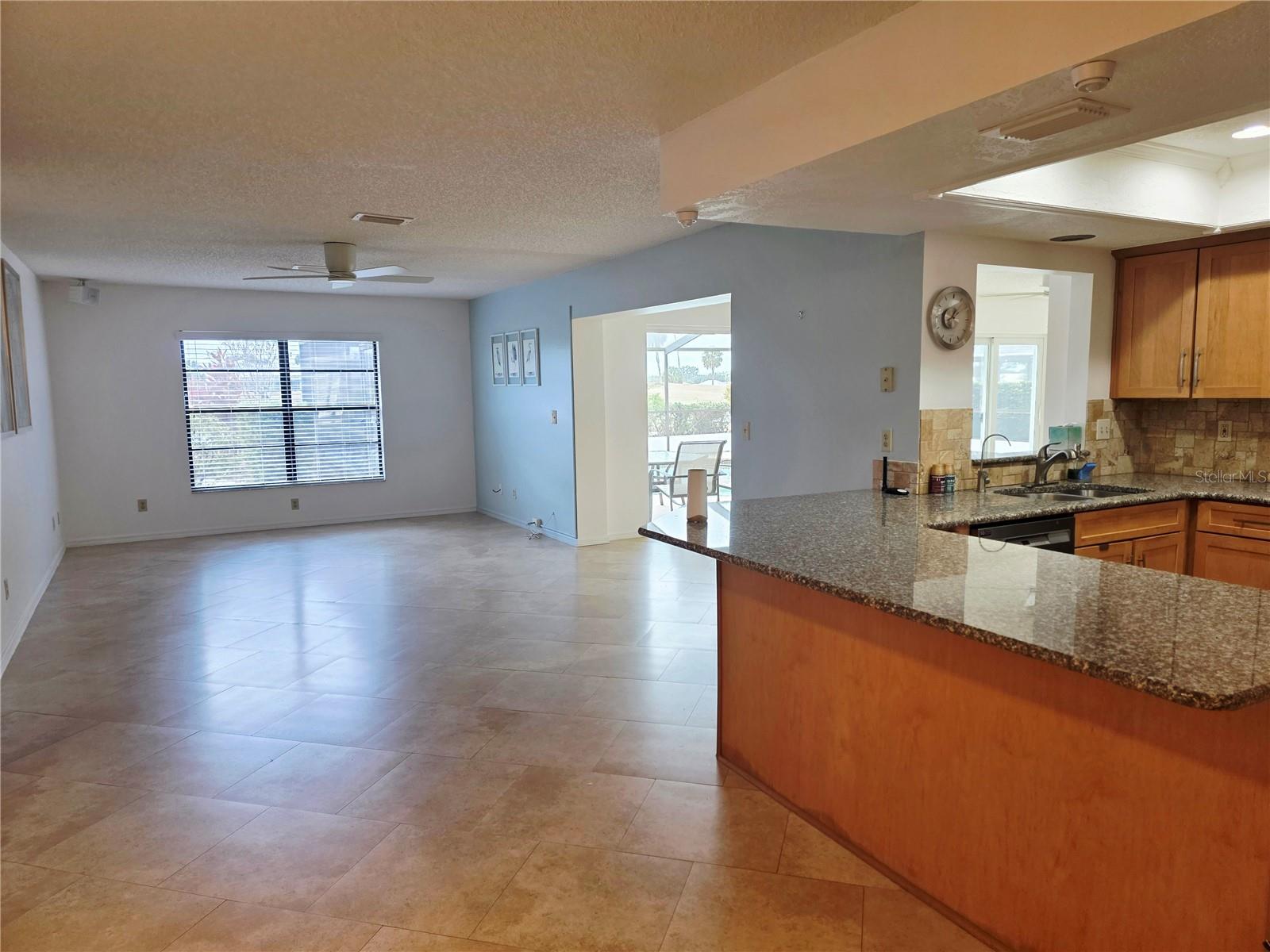 1924 NEW BEDFORD DR, SUN CITY CENTER, FL — photo 23