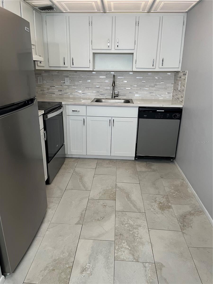 3300 FOX CHASE CIR N #226, PALM HARBOR, FL — photo 5