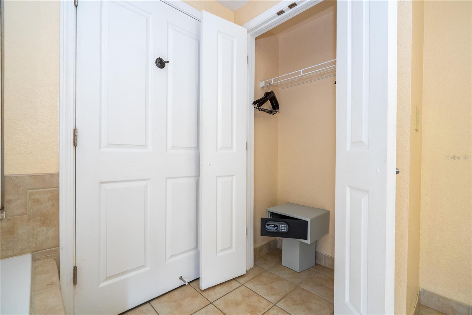 12527 FLORIDAYS RESORT DR #611-E, ORLANDO, FL — photo 47