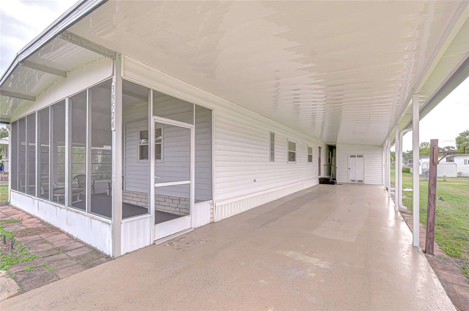 39524 DUNDEE RD, ZEPHYRHILLS, FL — photo 3