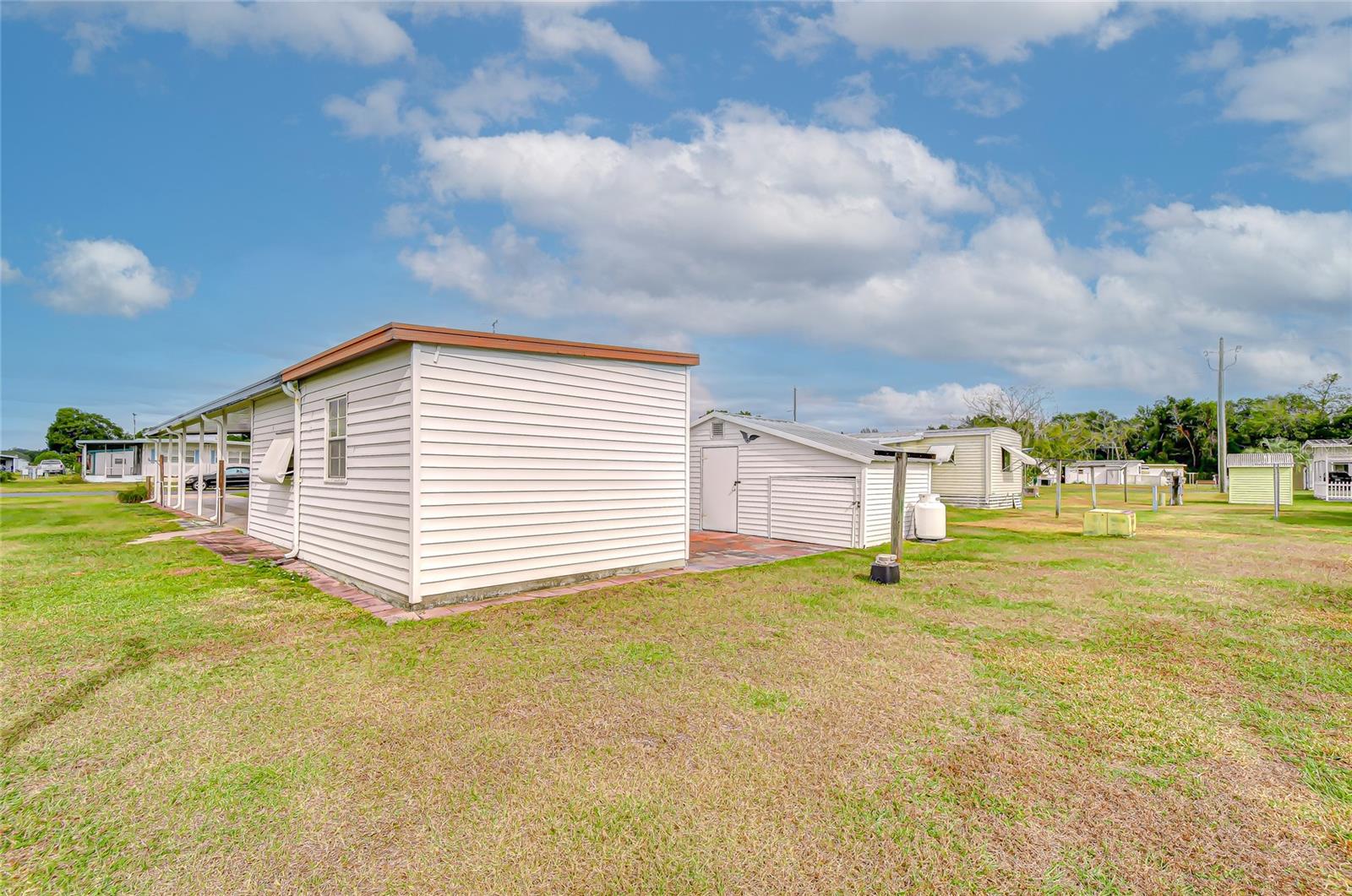 39524 DUNDEE RD, ZEPHYRHILLS, FL — photo 8