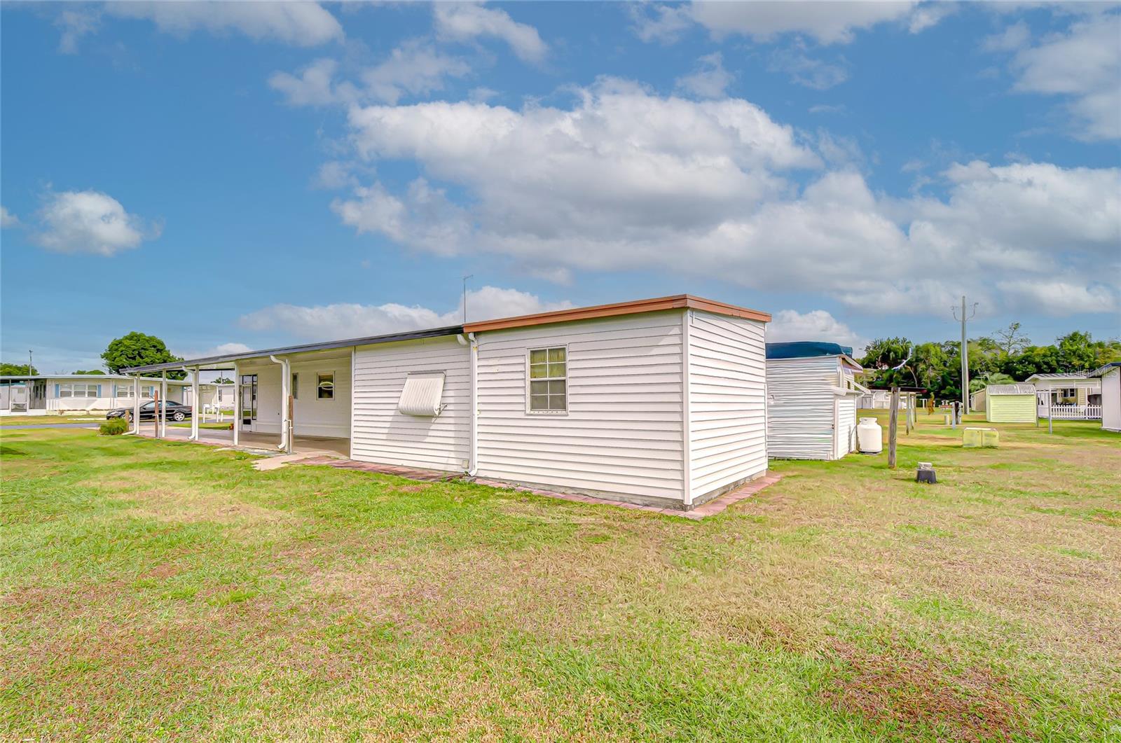 39524 DUNDEE RD, ZEPHYRHILLS, FL — photo 9