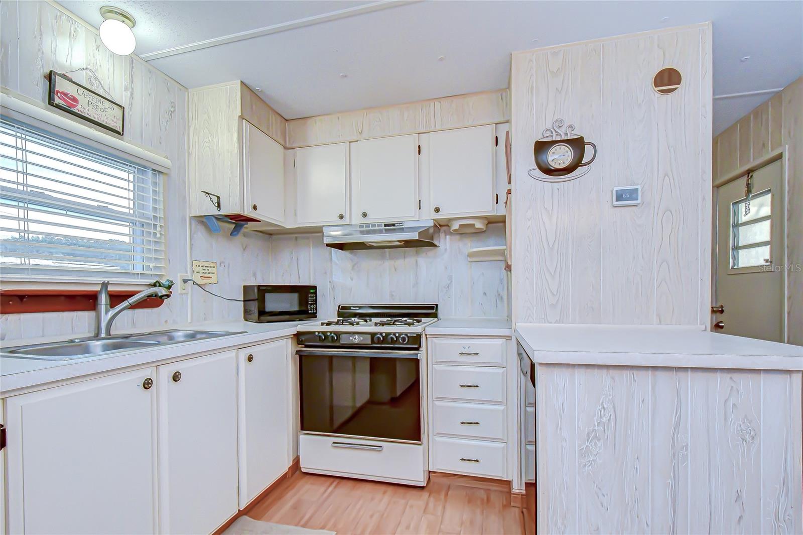39524 DUNDEE RD, ZEPHYRHILLS, FL — photo 22