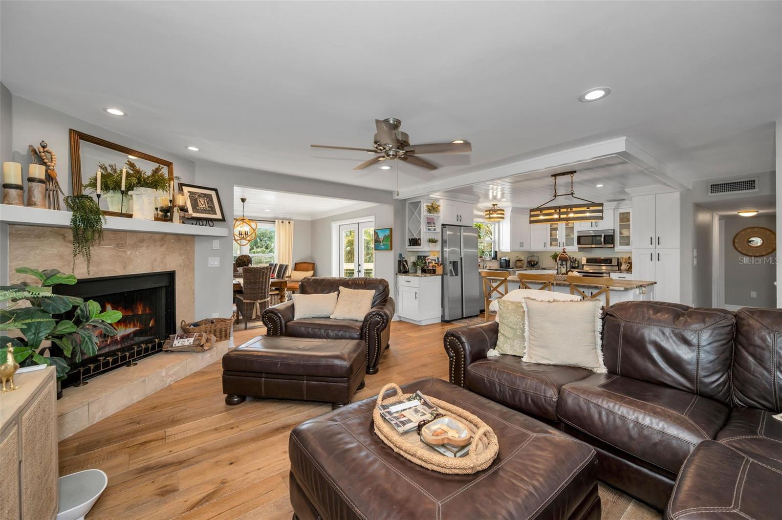 110 CARLYLE CIR, PALM HARBOR, FL — photo 11