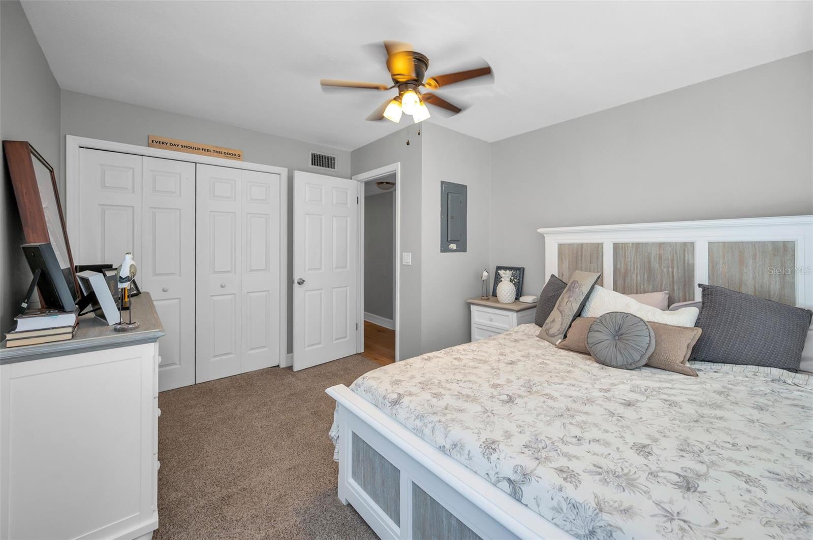 110 CARLYLE CIR, PALM HARBOR, FL — photo 32