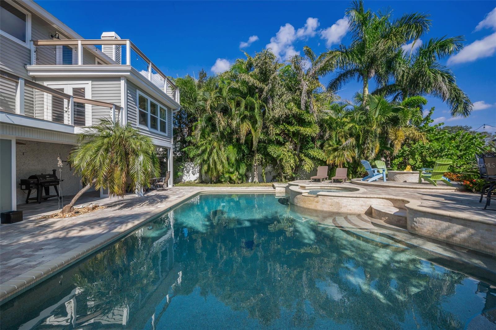 110 CARLYLE CIR, PALM HARBOR, FL — photo 57
