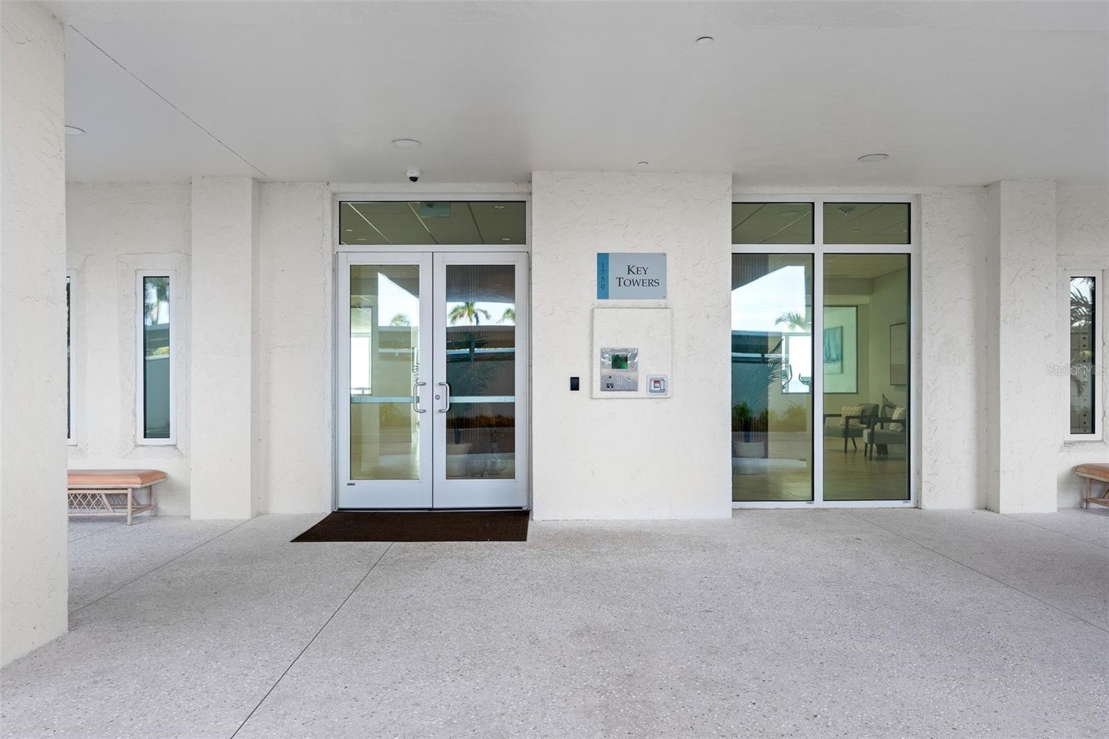 1750 BENJAMIN FRANKLIN DR #8D, SARASOTA, FL — photo 2