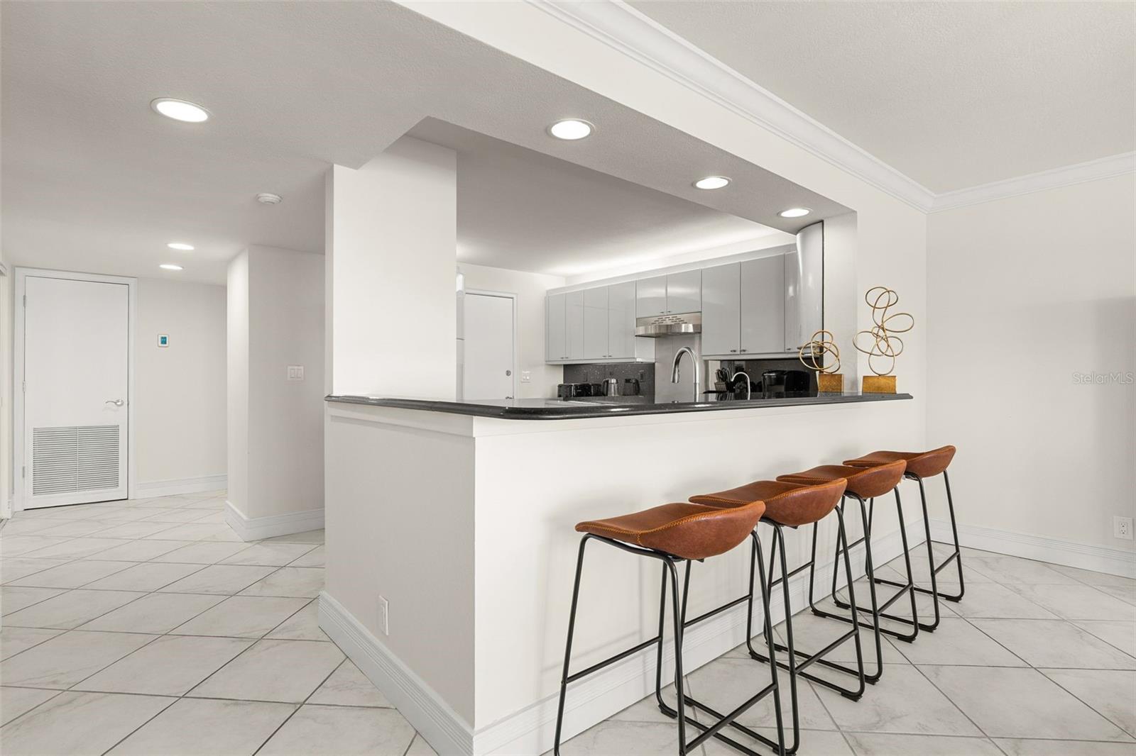 1750 BENJAMIN FRANKLIN DR #8D, SARASOTA, FL — photo 9
