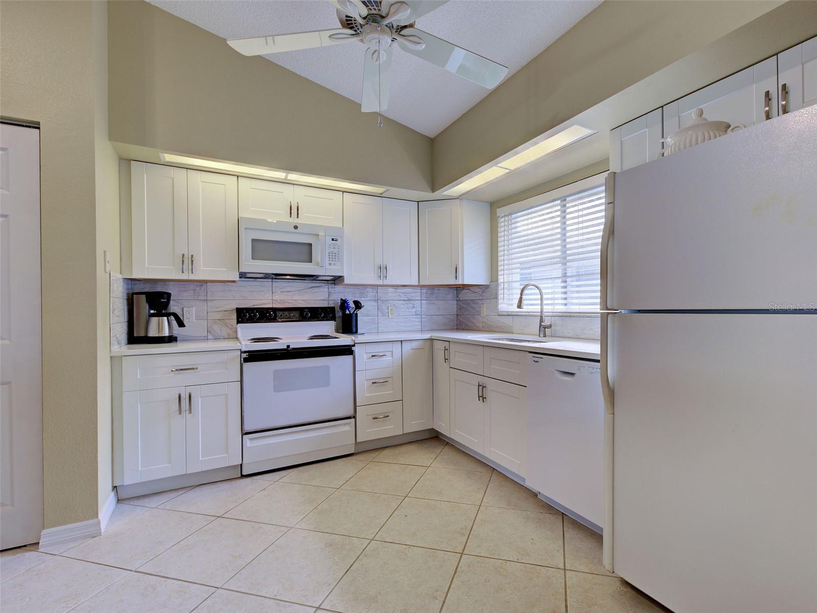 6527 HAMLET DR #26B, ENGLEWOOD, FL — photo 7