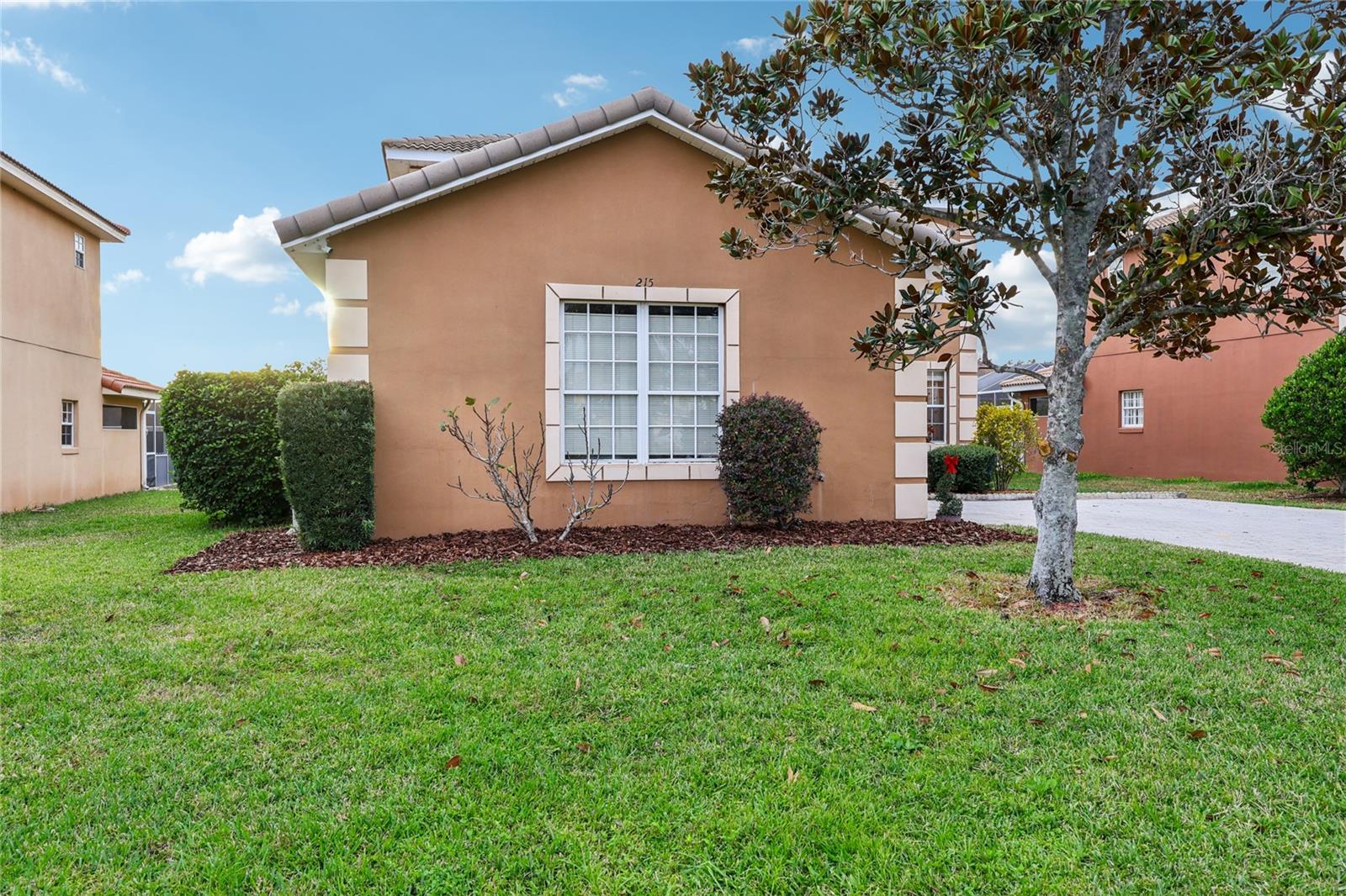 215 VISTA DRIVE, DAVENPORT, FL — photo 2