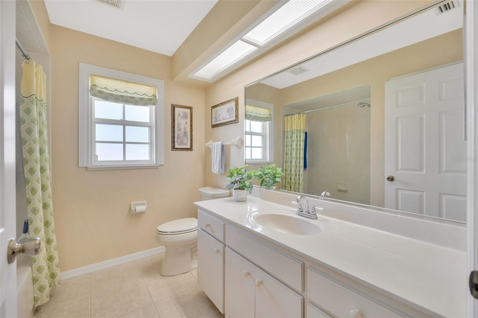 37157 FOXRUN PL, ZEPHYRHILLS, FL — photo 14
