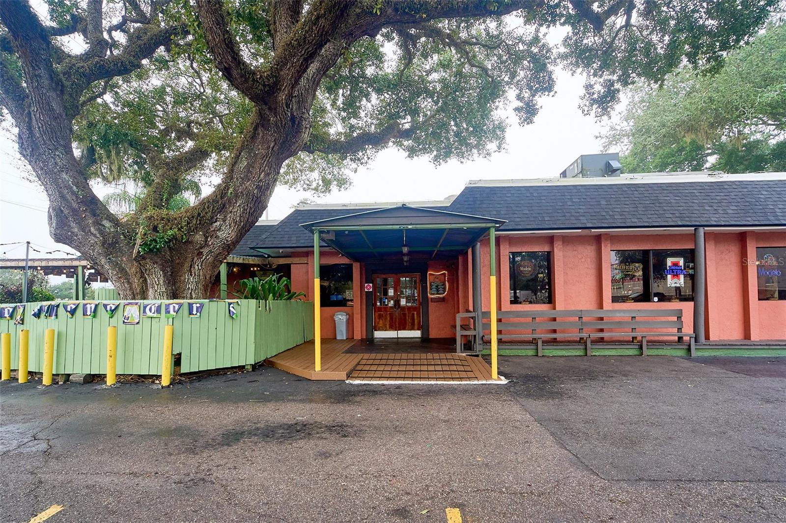 706 E BRANDON BLVD, BRANDON, FL