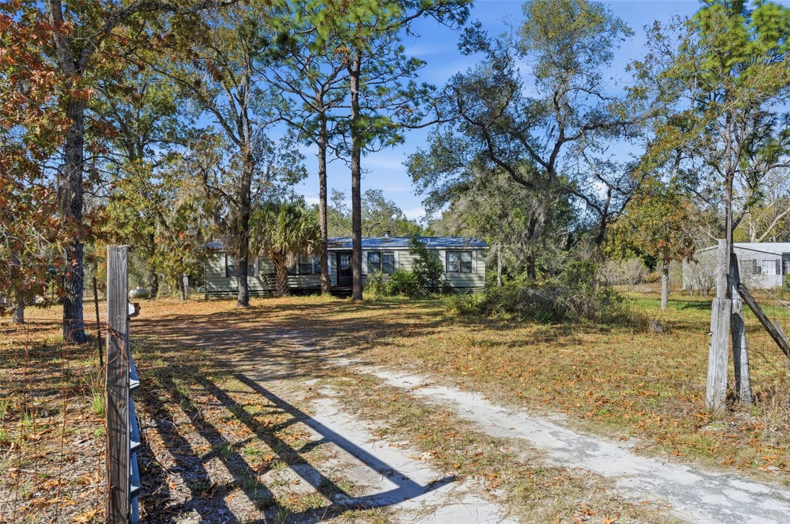 8045 INDIAN TRAIL RD, WEEKI WACHEE, FL — photo 43