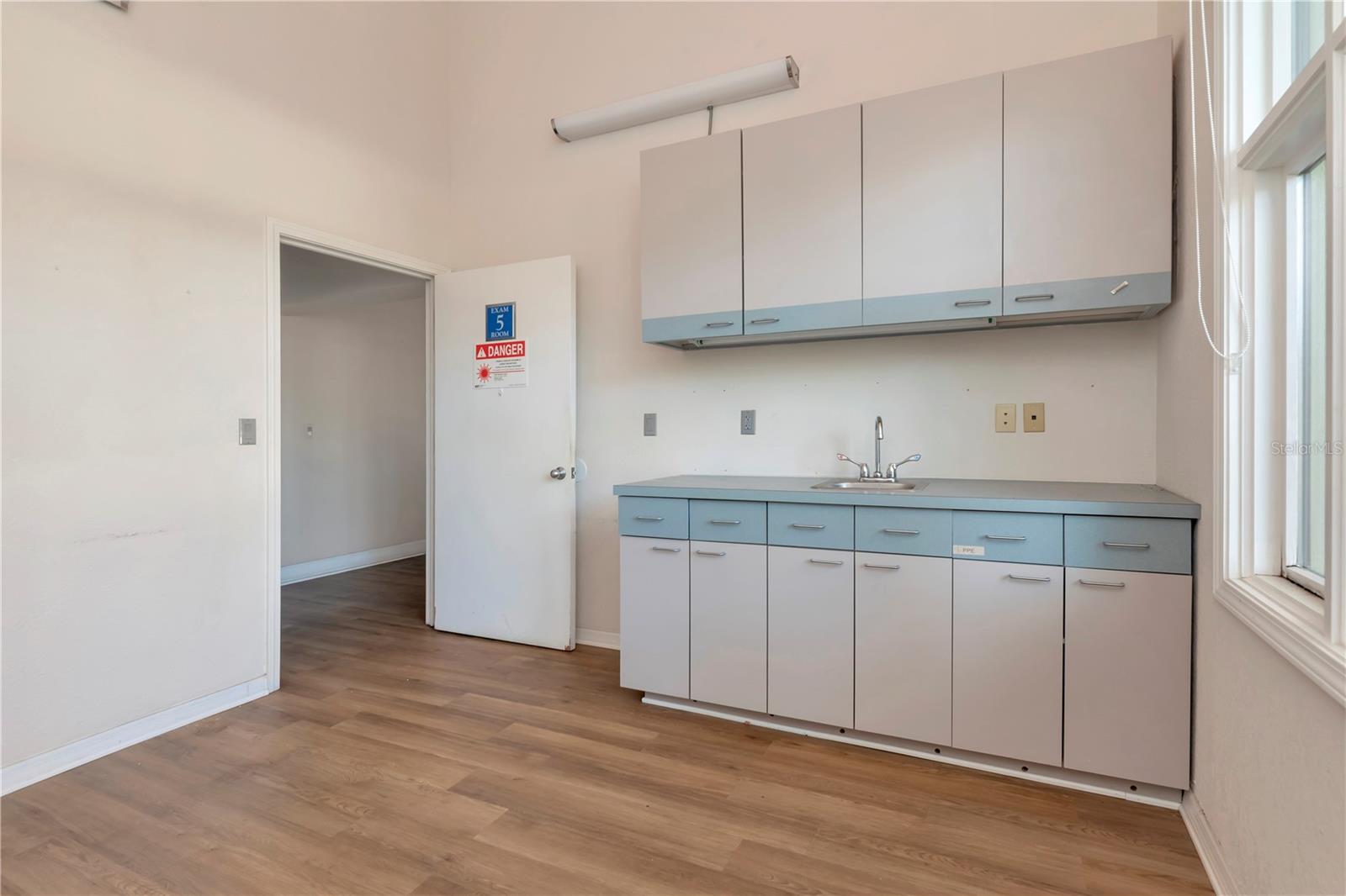1201 S MYRTLE AVE, CLEARWATER, FL — photo 32