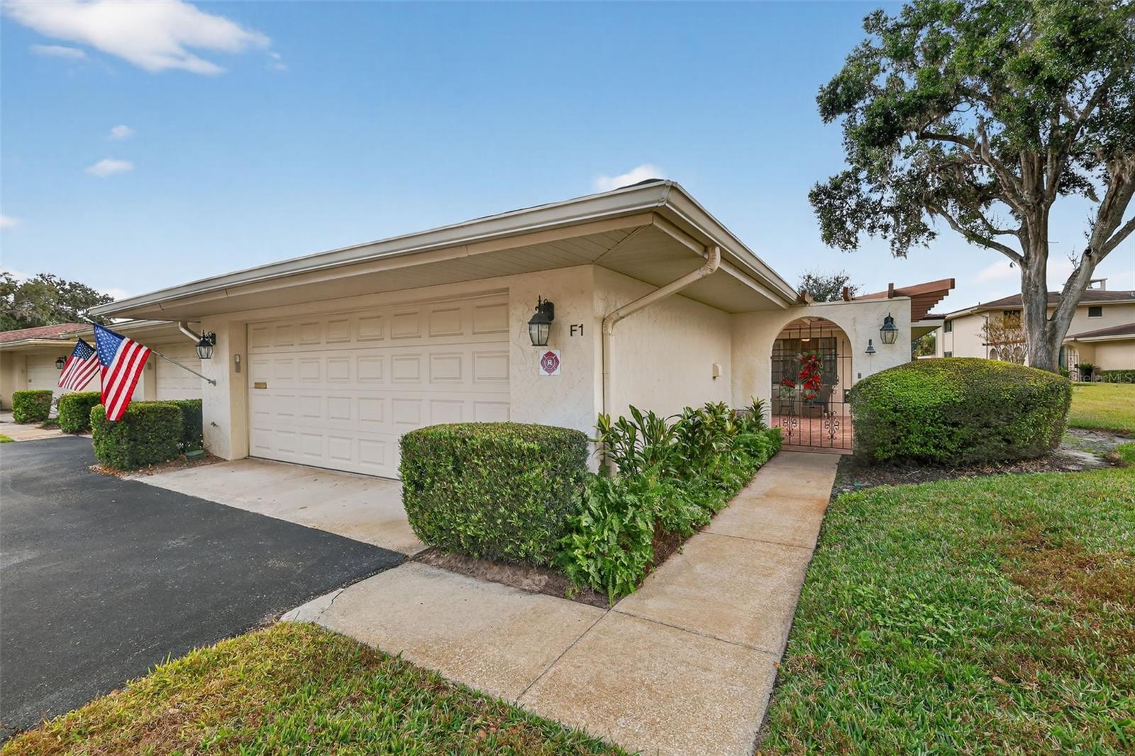100 S TREMAIN ST #F1, MOUNT DORA, FL