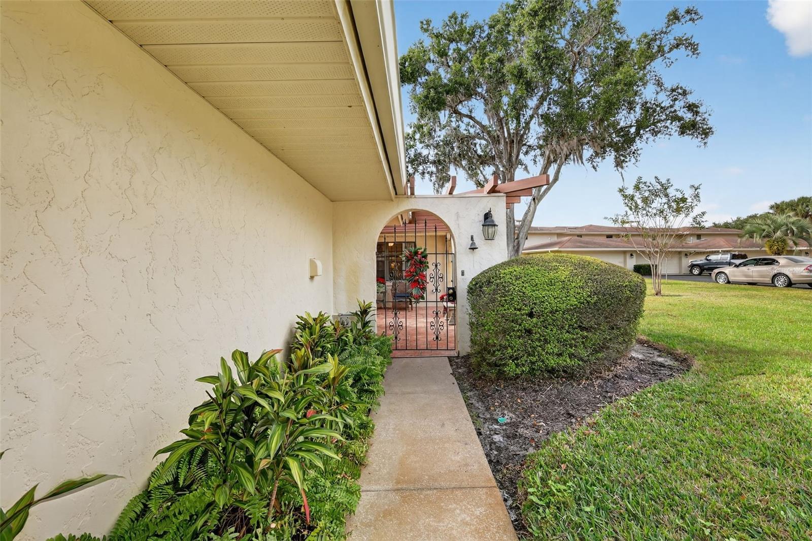 100 S TREMAIN ST #F1, MOUNT DORA, FL — photo 4