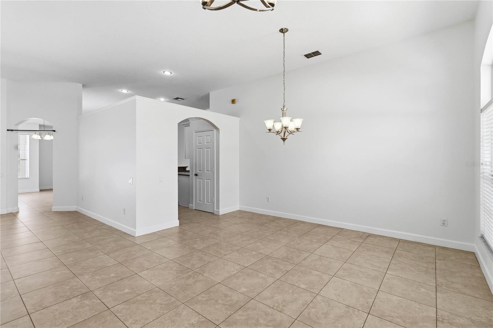 124 BLUE CREEK DR, WINTER SPRINGS, FL — photo 7